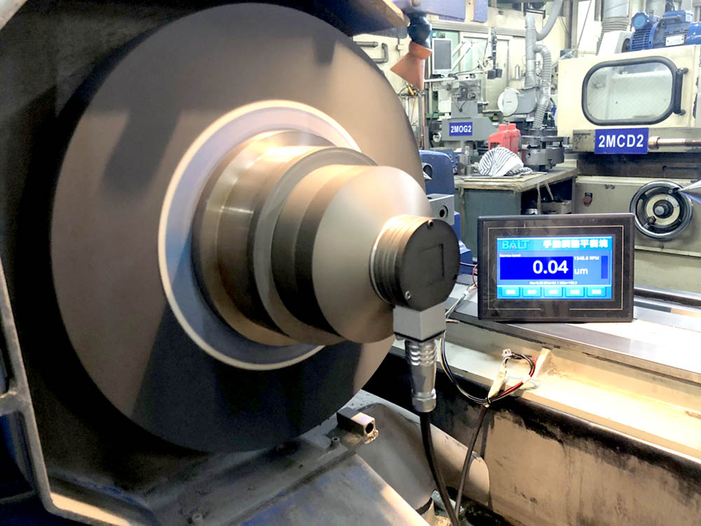 BT-4300自動平衡機